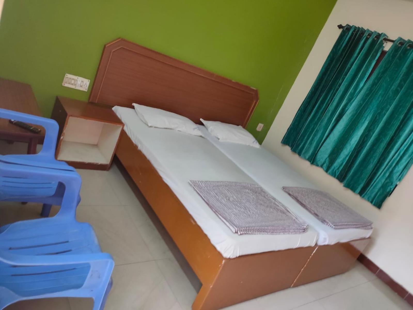Anjana Hotels Theni Extérieur photo