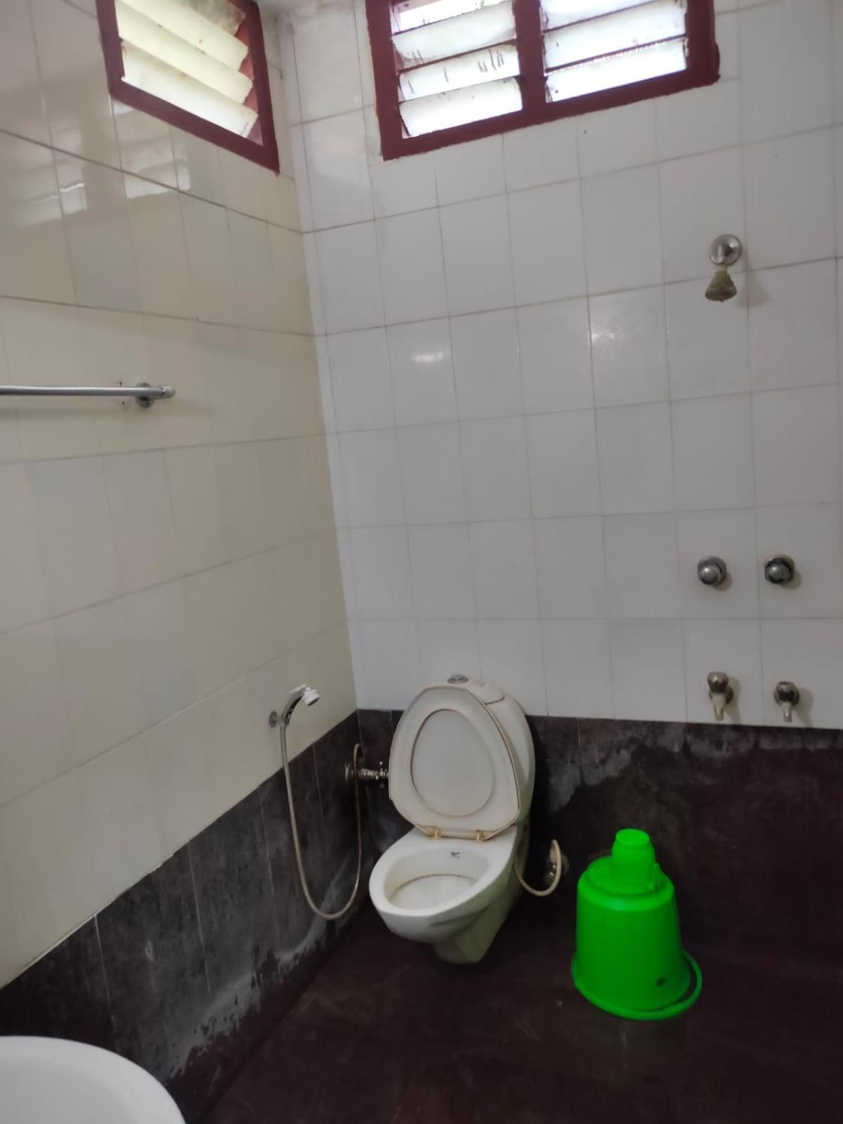 Anjana Hotels Theni Extérieur photo